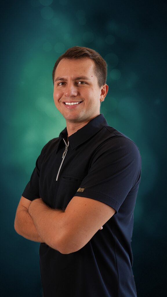Dr. Efe Plevneli